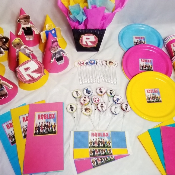 Roblox Girl Birthday Party Supplies - Picture 2 of 6
